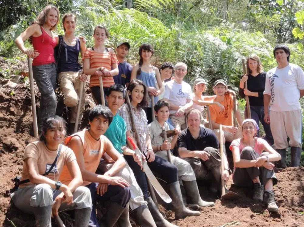 volunteering for eco-tourism