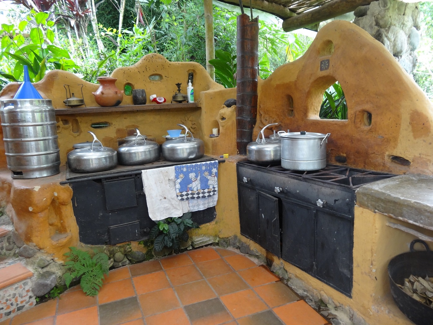 Volunteer kitchen